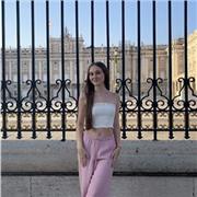 Estudiante de primero de Bachillerato de Ciencias de la Salud, da clases a niños de primaria.